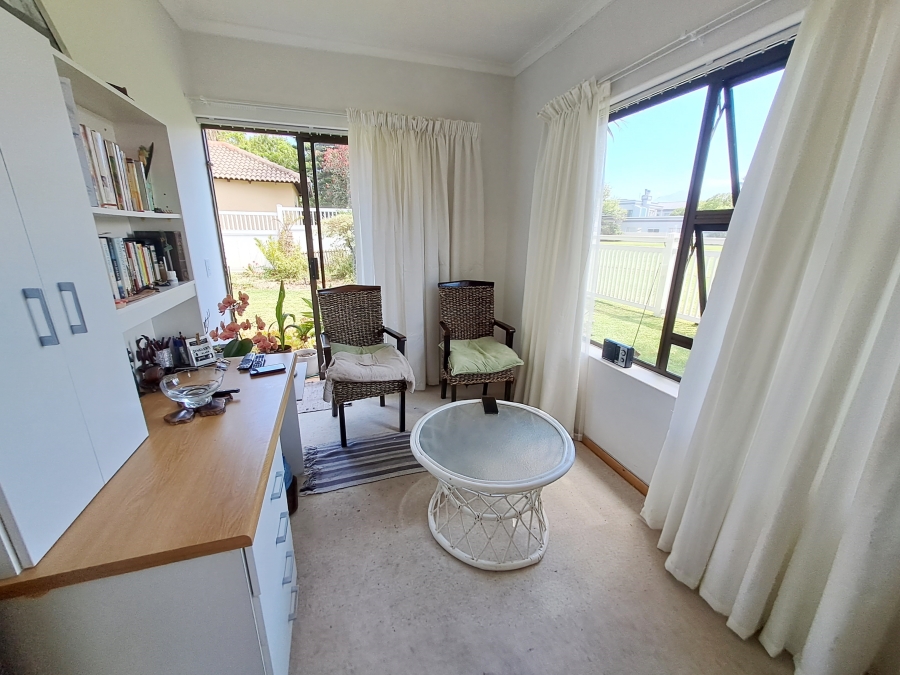6 Bedroom Property for Sale in Greenways Golf Estate Western Cape